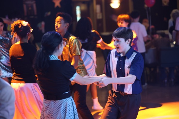 sock hop dance_600x400_72dpi boy and girls dancing at a sock hop